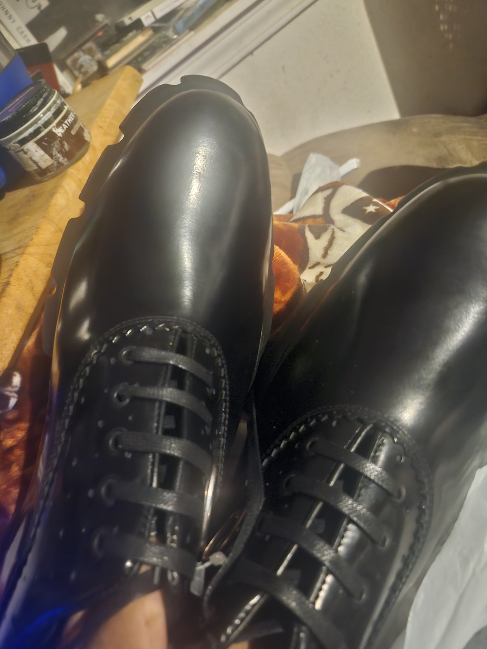 Oakley made in italy tuxedo golf shoes very clean